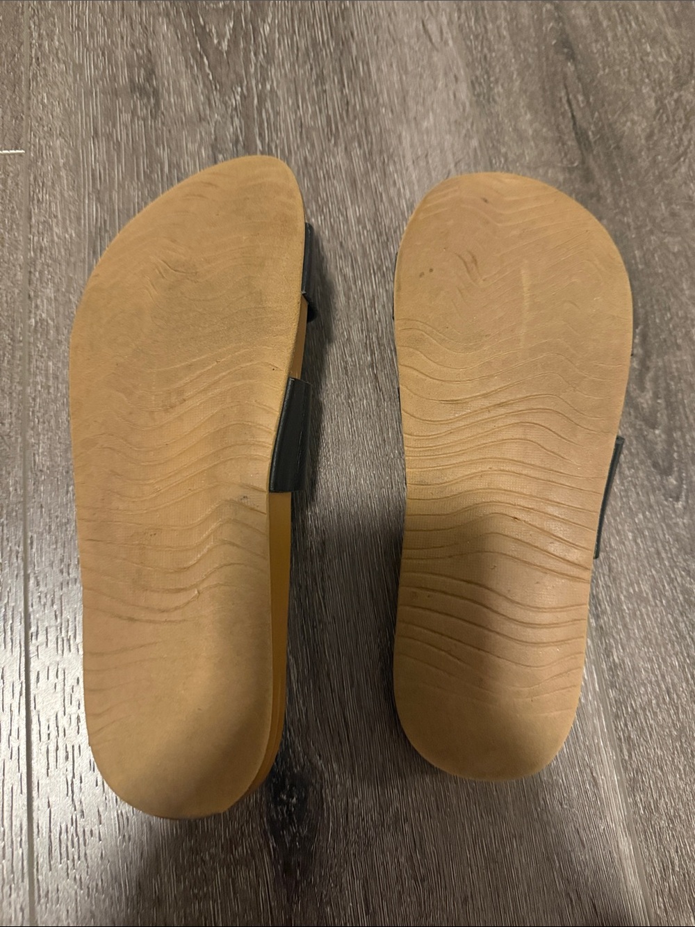 Reef Tan Slide with Embossed Logo - Picture 2 of 3